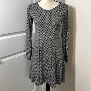 Karen Kane Black/White Geo Diamond Flare Godet Stretch Jersey Dress